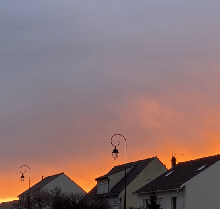 Soleil couchant orange sur Lissy